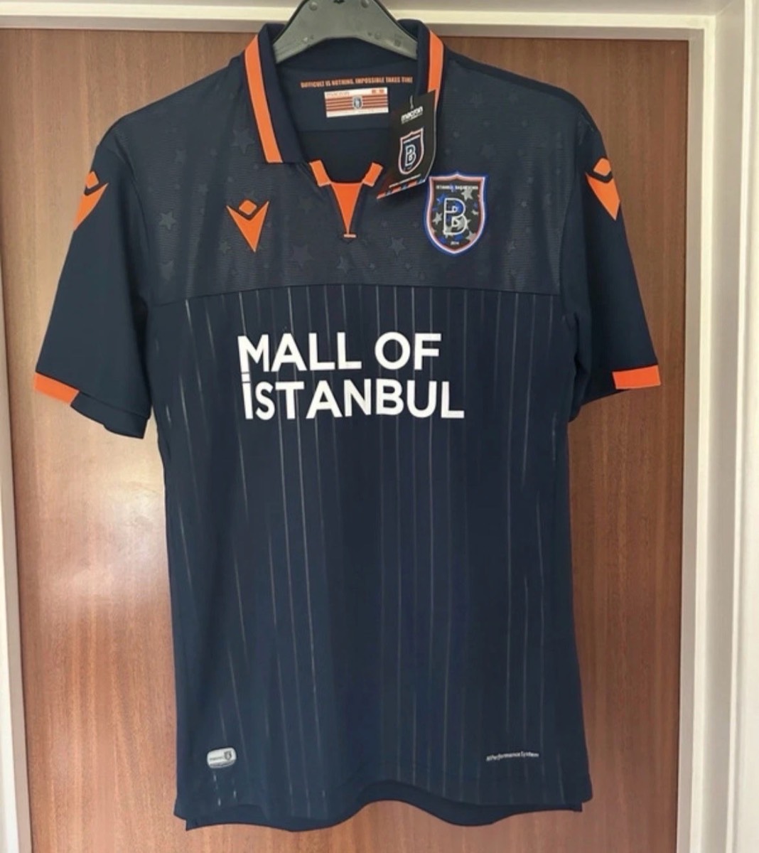 Istanbul Başakşehir 2019/20 Away Shirt BNWT Medium Macron