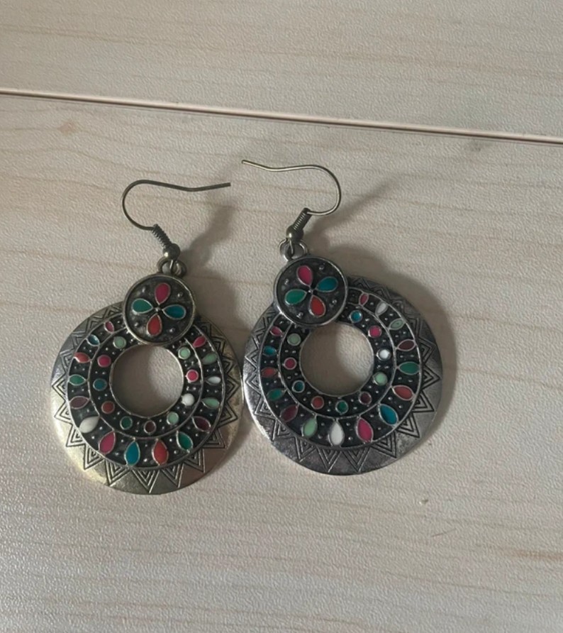 Women’s Round Vintage Earrings with different colours perfect condition