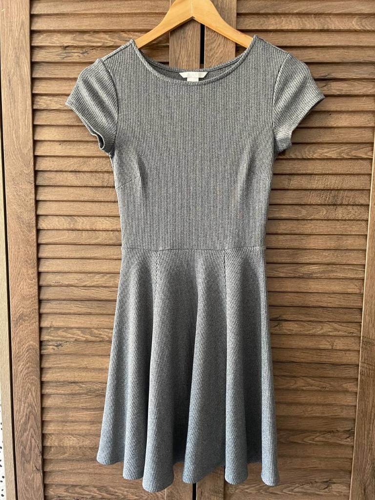 Women’s Grey Strechy Dress Size XS H&M Perfect Condition
