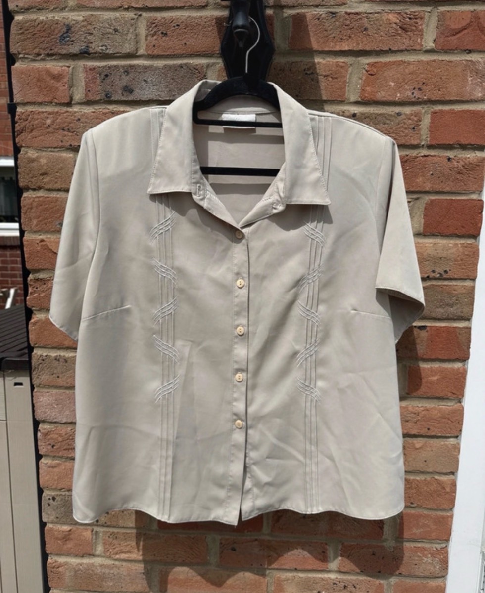 Michael Gold women’s  plus size shirt. Size:22