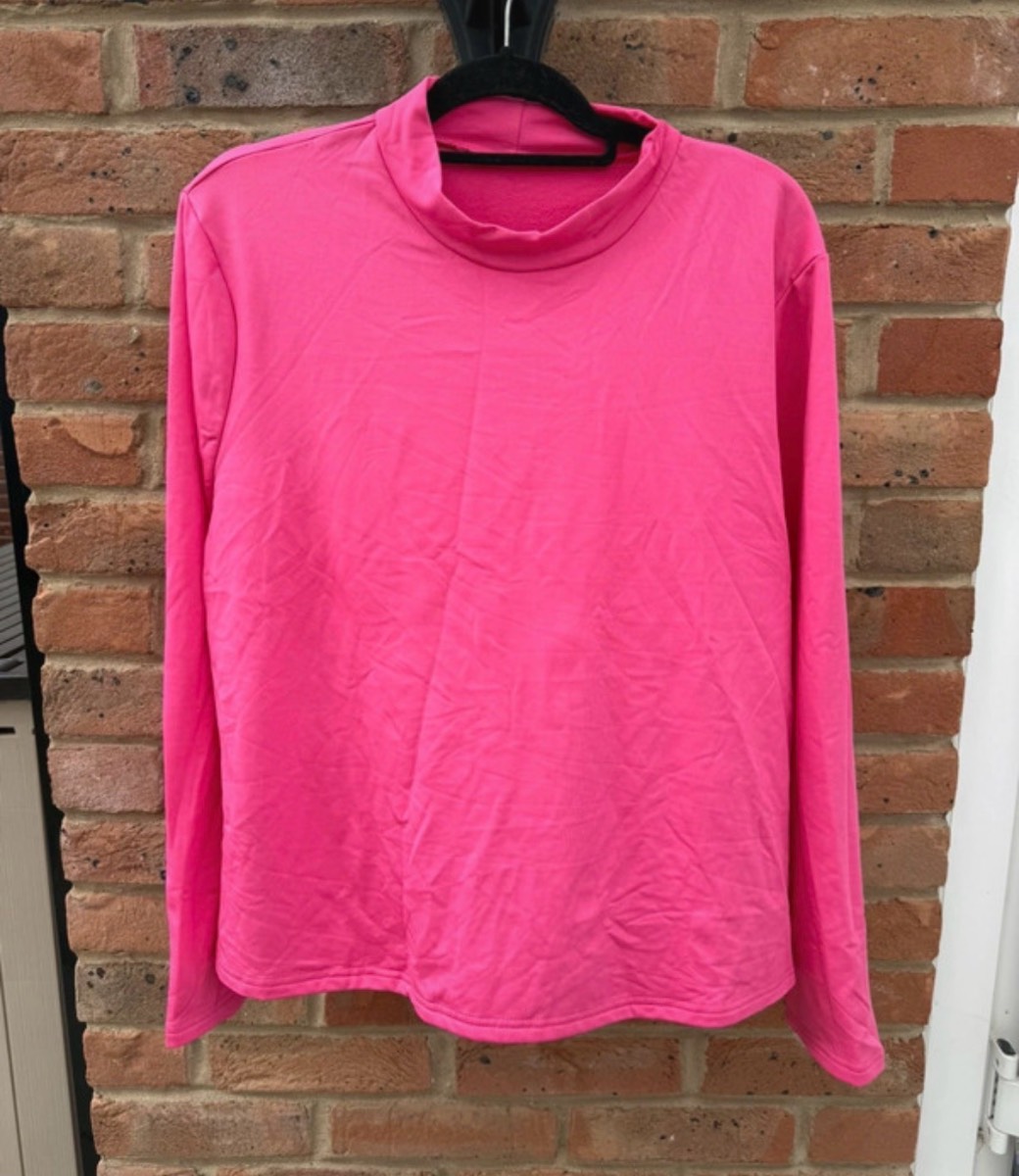 Pink long sleeved plus-size top/ gym style top.  Size: 4XL