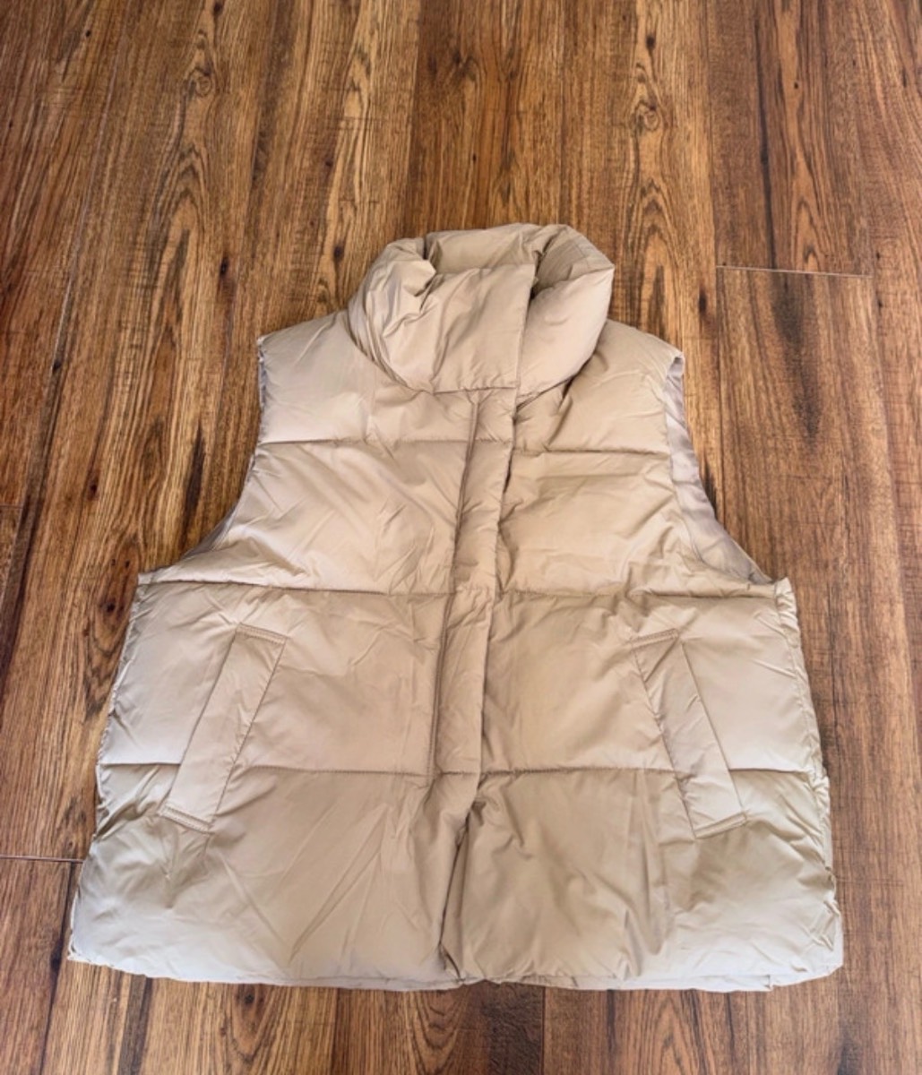 Puffit beige gillet/body warmer with pockets
