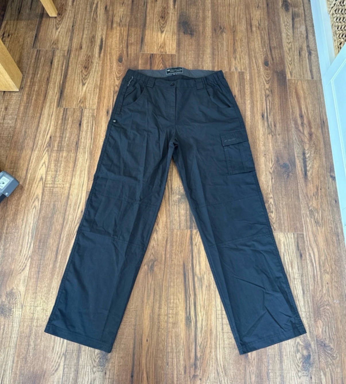 Black Mountianlife walking/hiking trousers. Excellent condition