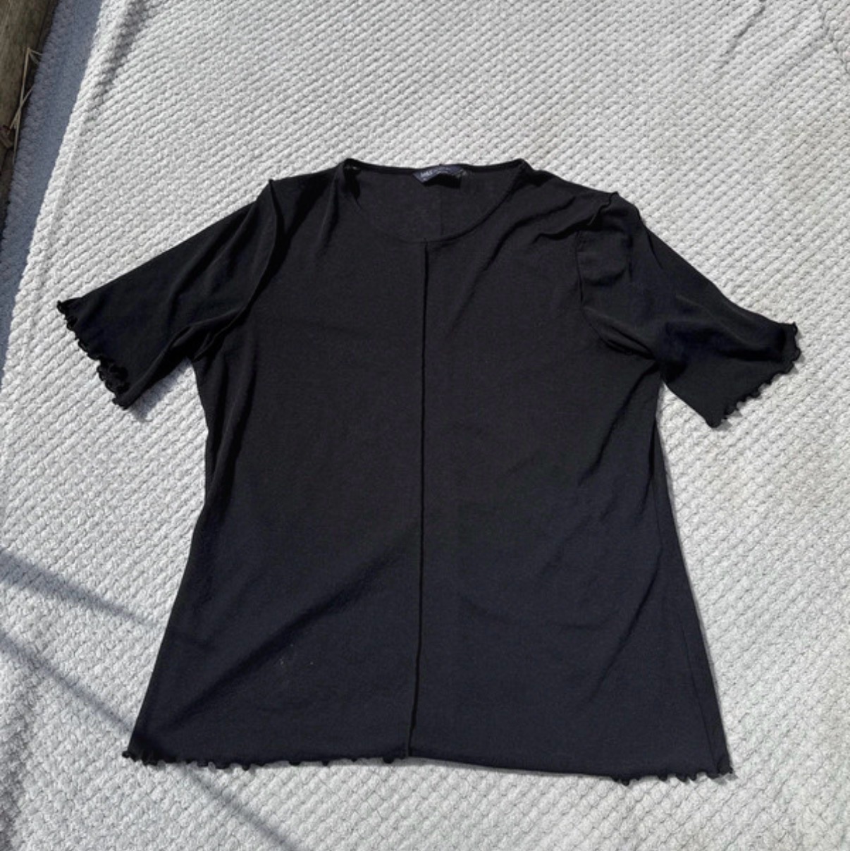 Women’s black lightweight top