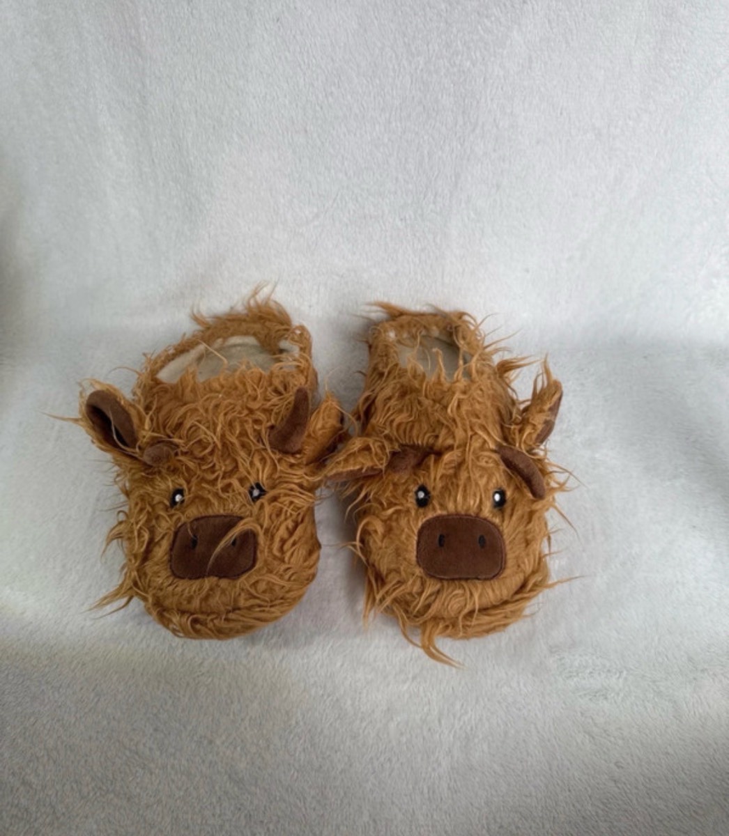 Highland cow slippers