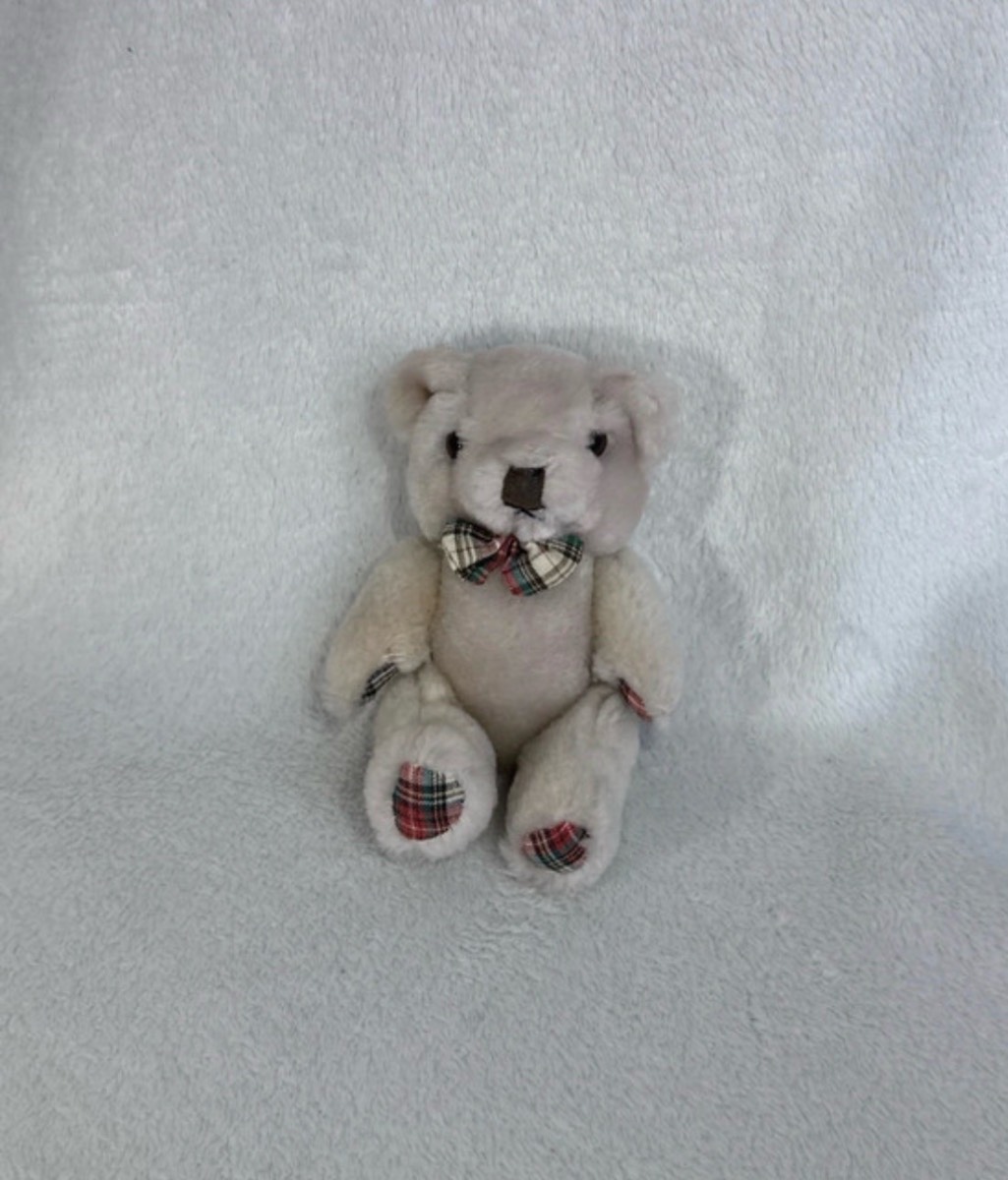 Movable teddy bear