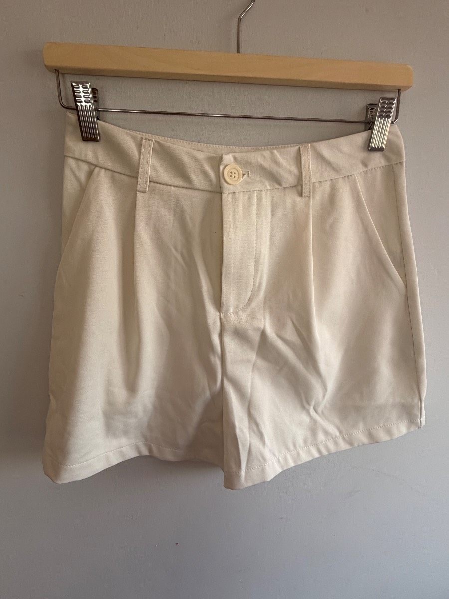 New! White tailored style shorts high waisted small formal old money style