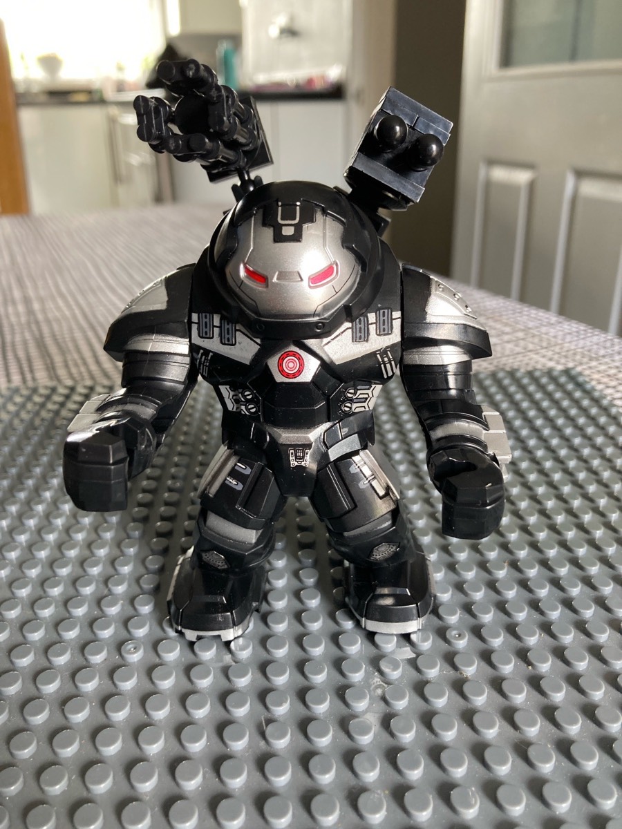 War Machine buster with Cody (War machine) mini figure