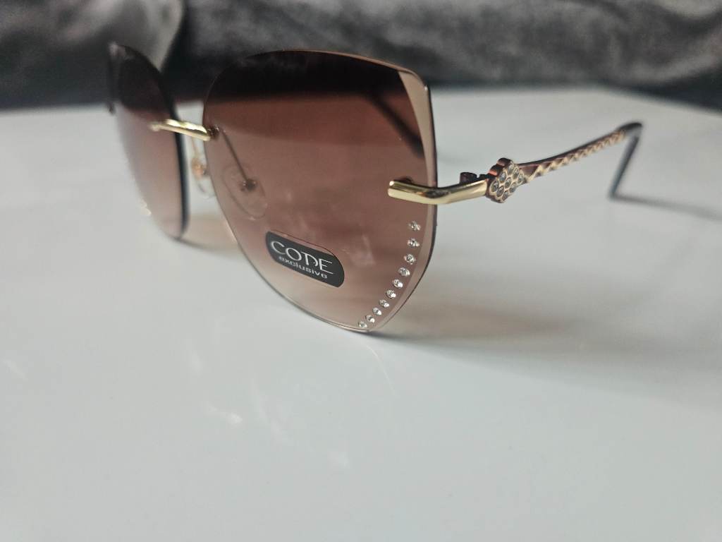 Women's Sunglasses with Diamonds
