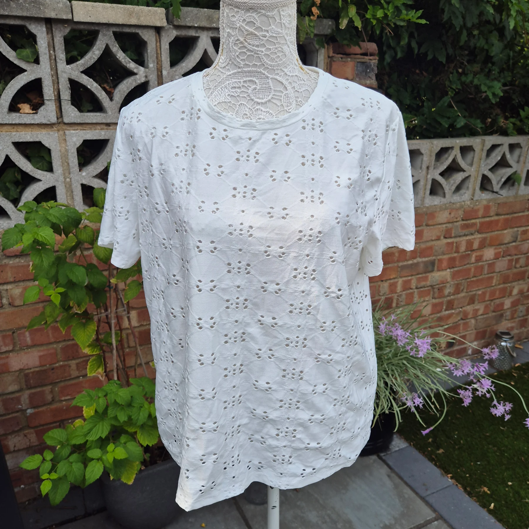 Zara White Size L bnwt