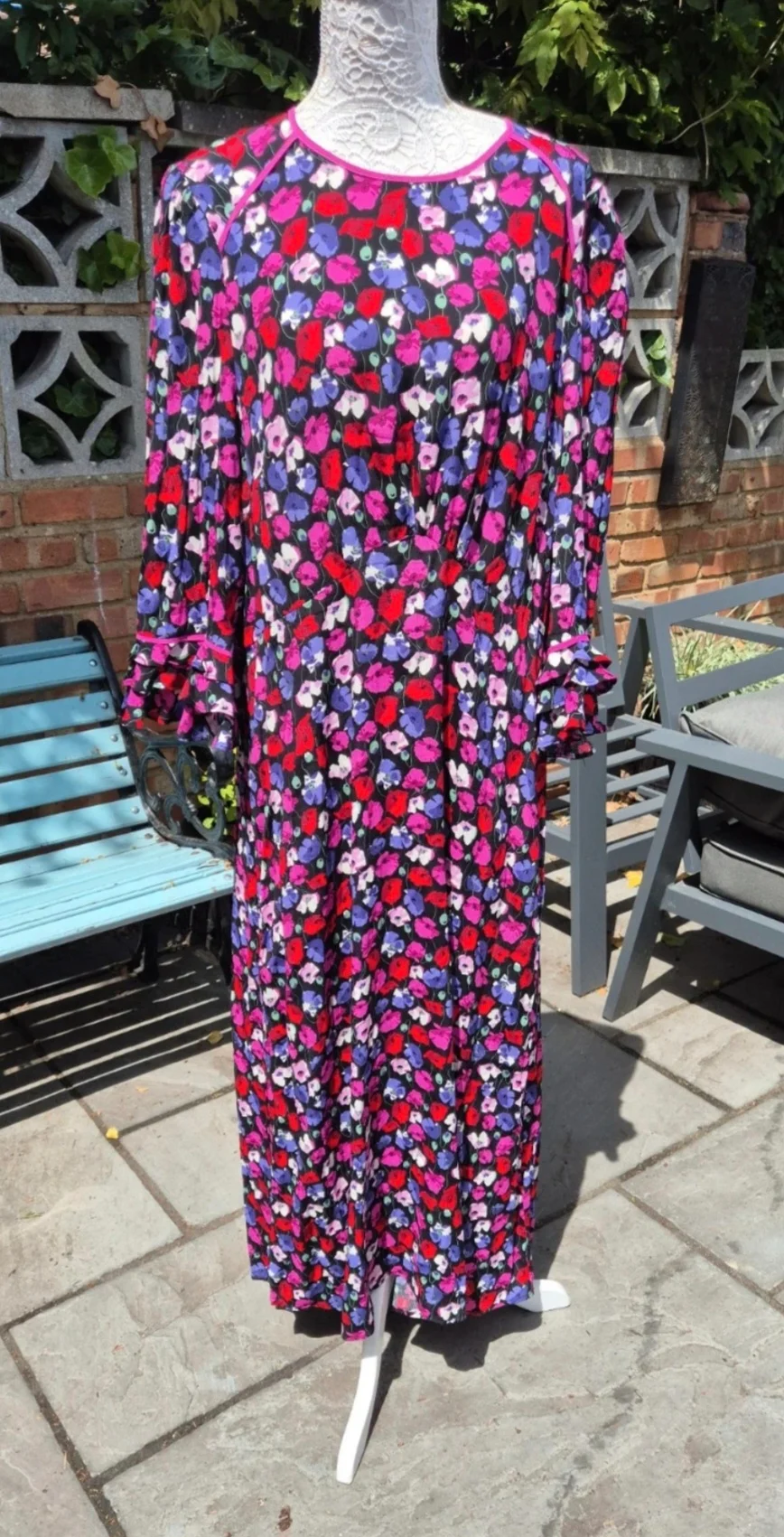 Love & Roses long sleeve.dress Size 18