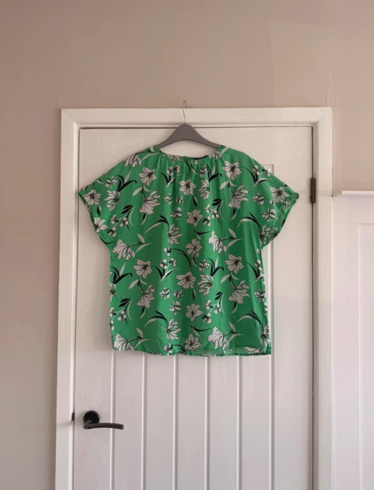 Marks and Spencer’s green floral blouse size 12