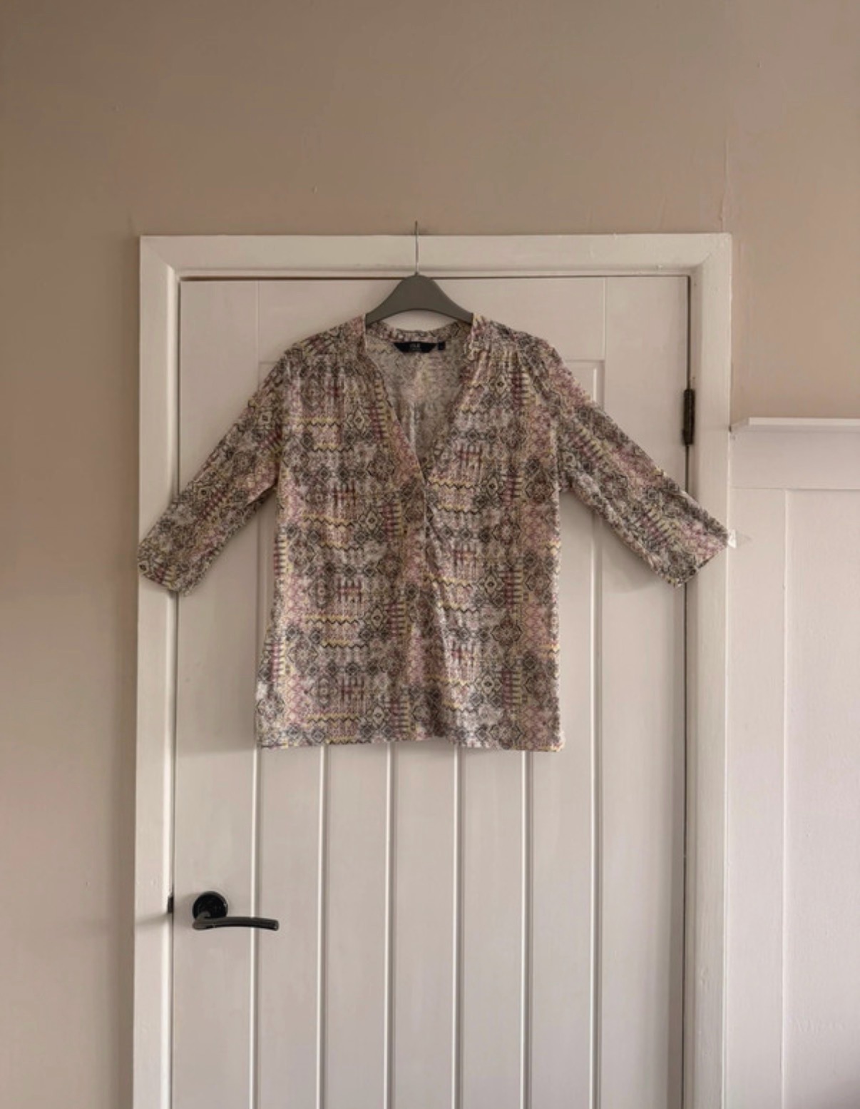 Isle ladies top size 12
