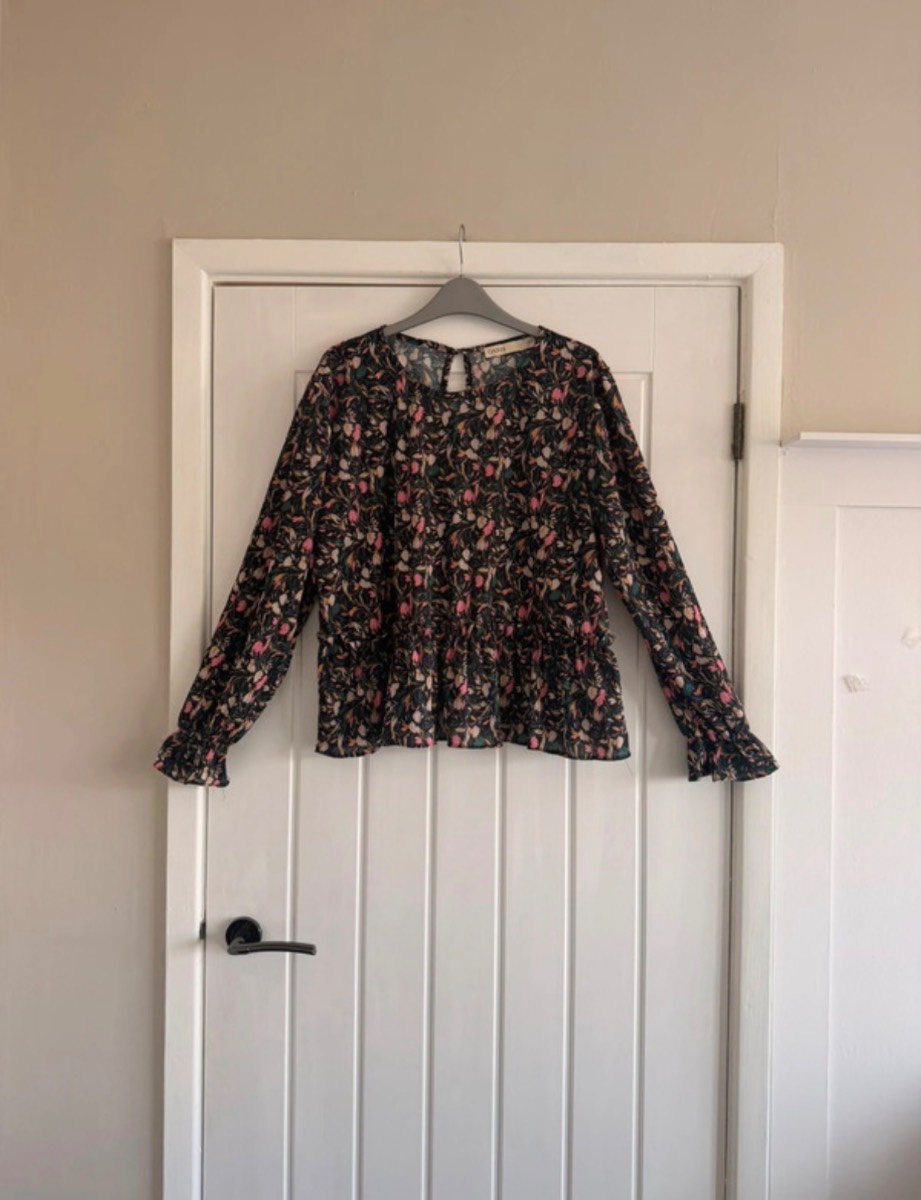 Oasis floral blouse size large