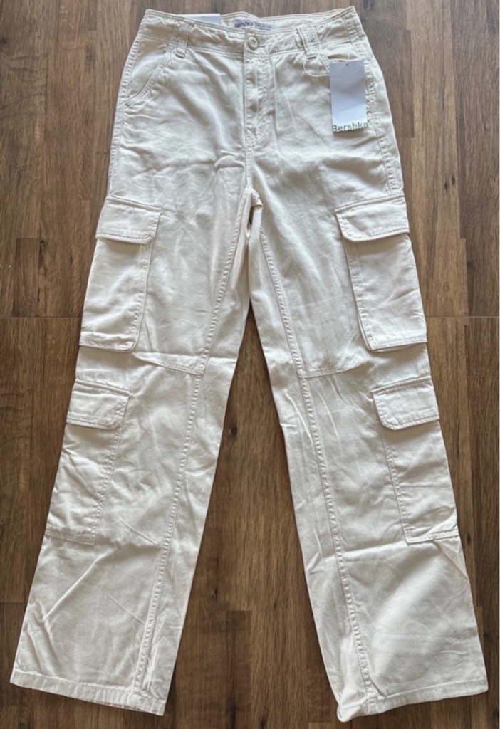 Bershka Cream Off-White Multi-Pocket Cotton Cargo Pants Trousers BNWT Size 8 Y2K