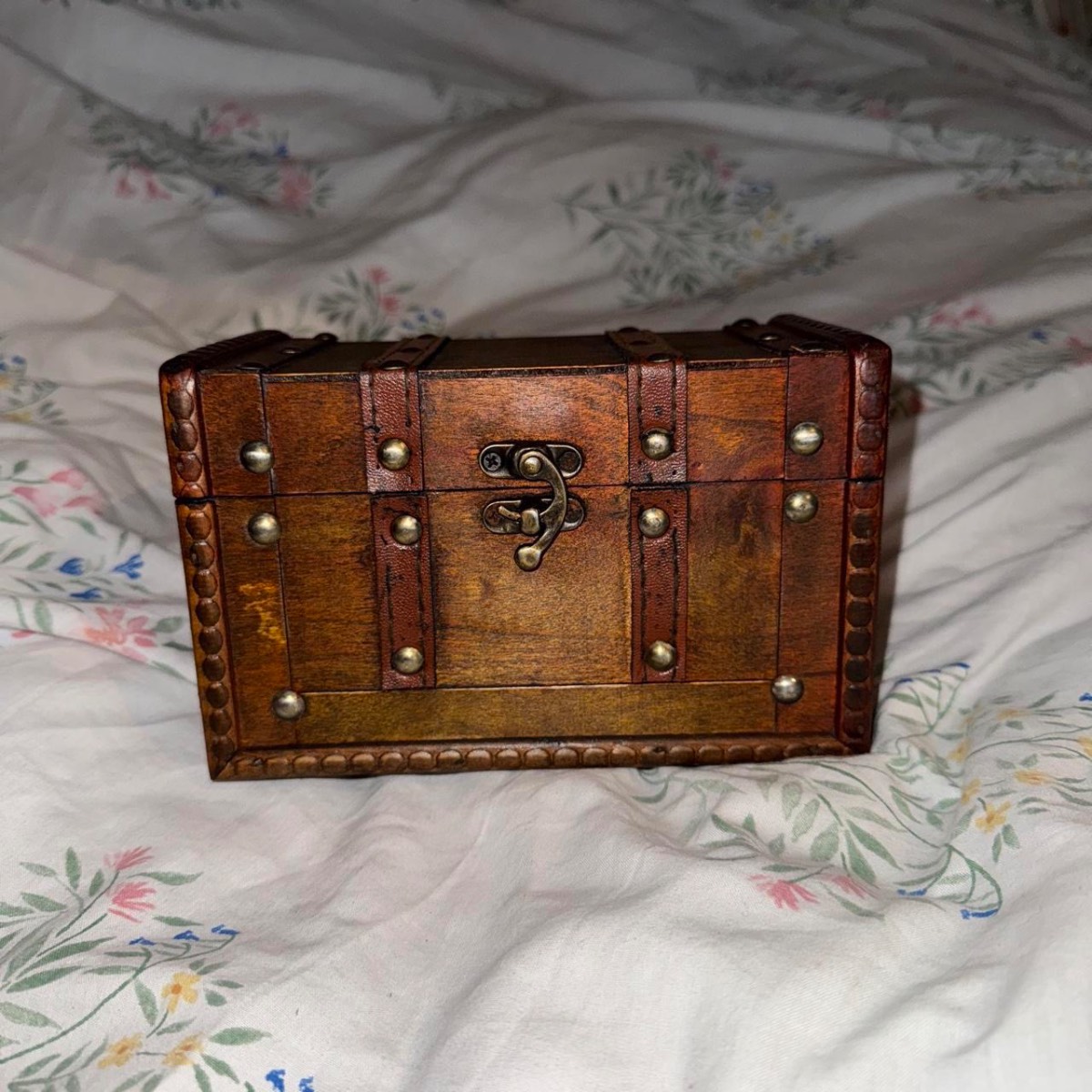 Vintage style wooden chest box