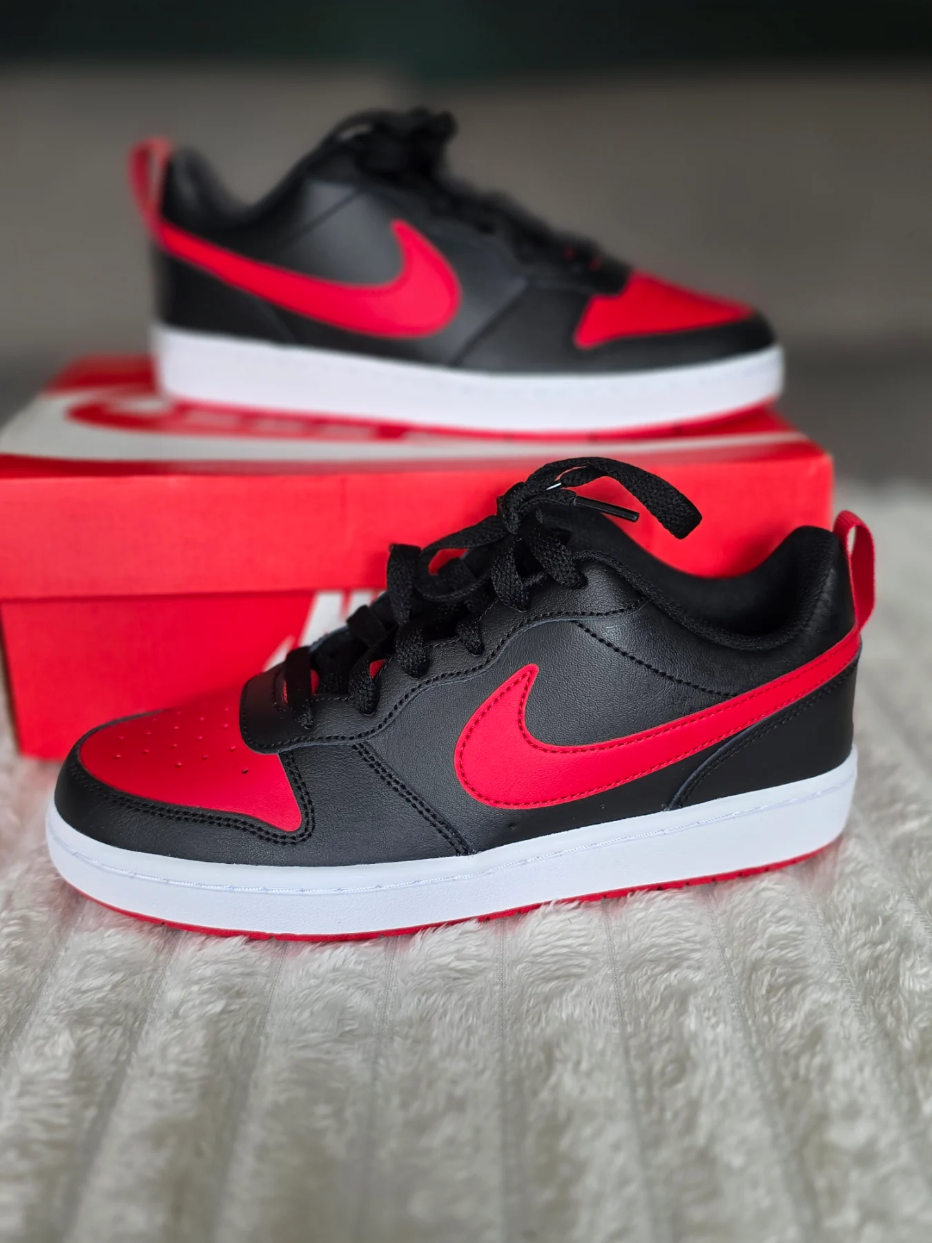 Nike court borough low 2 junior size 5.5