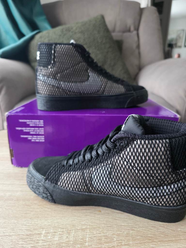 Nike sb zoom blazer mid uk 4