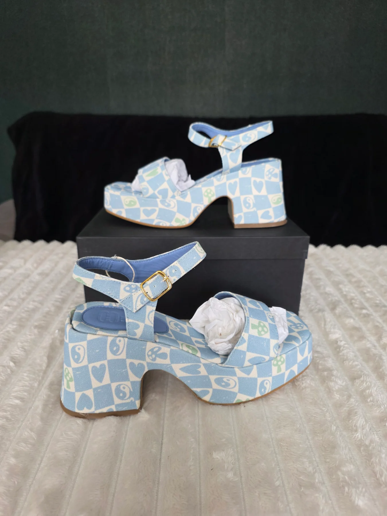 8 by Yoox printed canvas platform sandals size 6