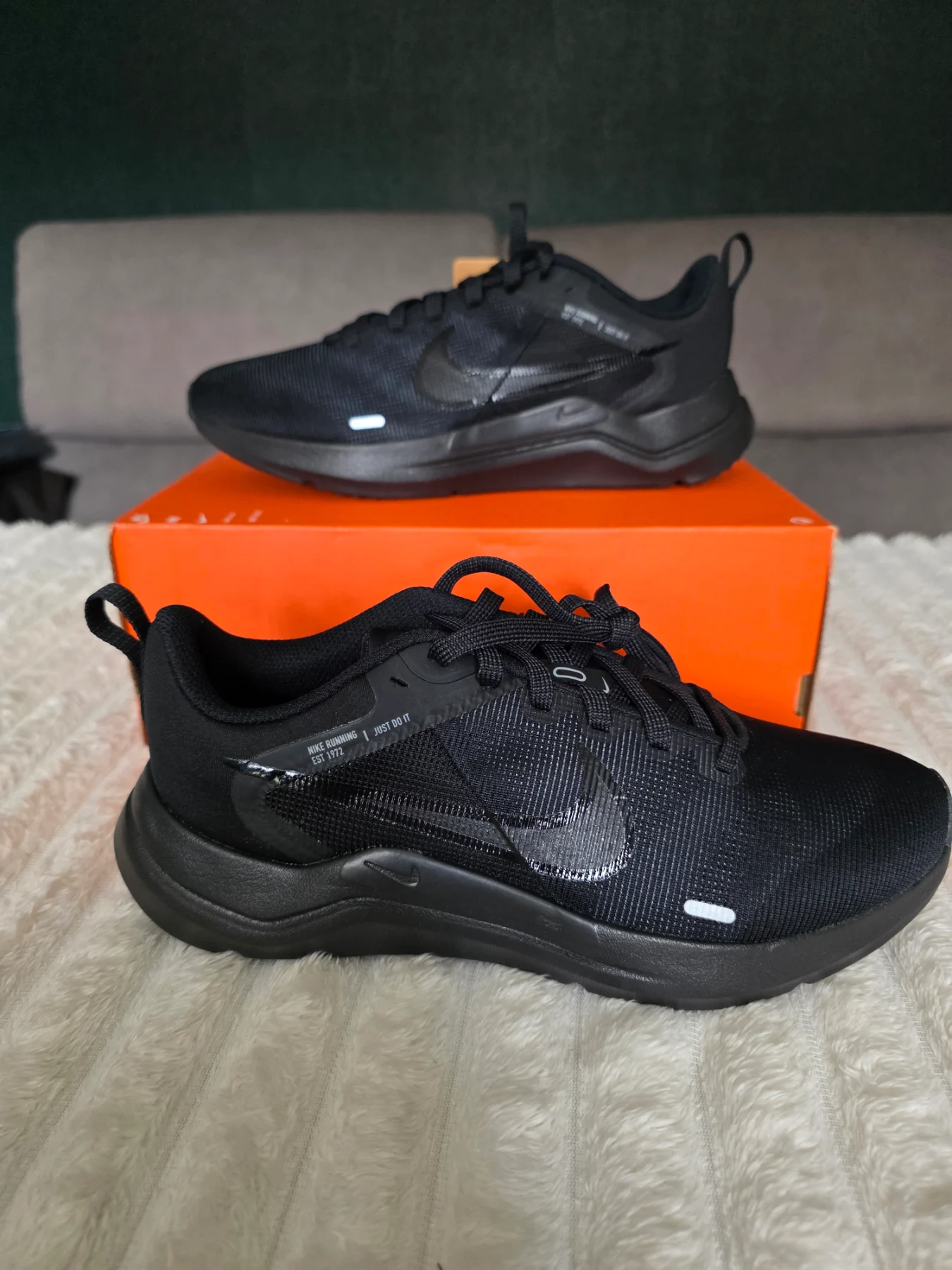 Nike downshifter 12 ladies size 4 mens 4.5