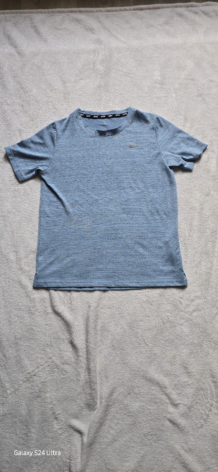 Nike miler dri fit boys light blue t shirt size medium