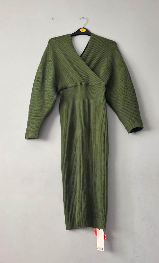 BNWT Cider Knitted V-Neck Midi Dress - Green - Size L (14-16)