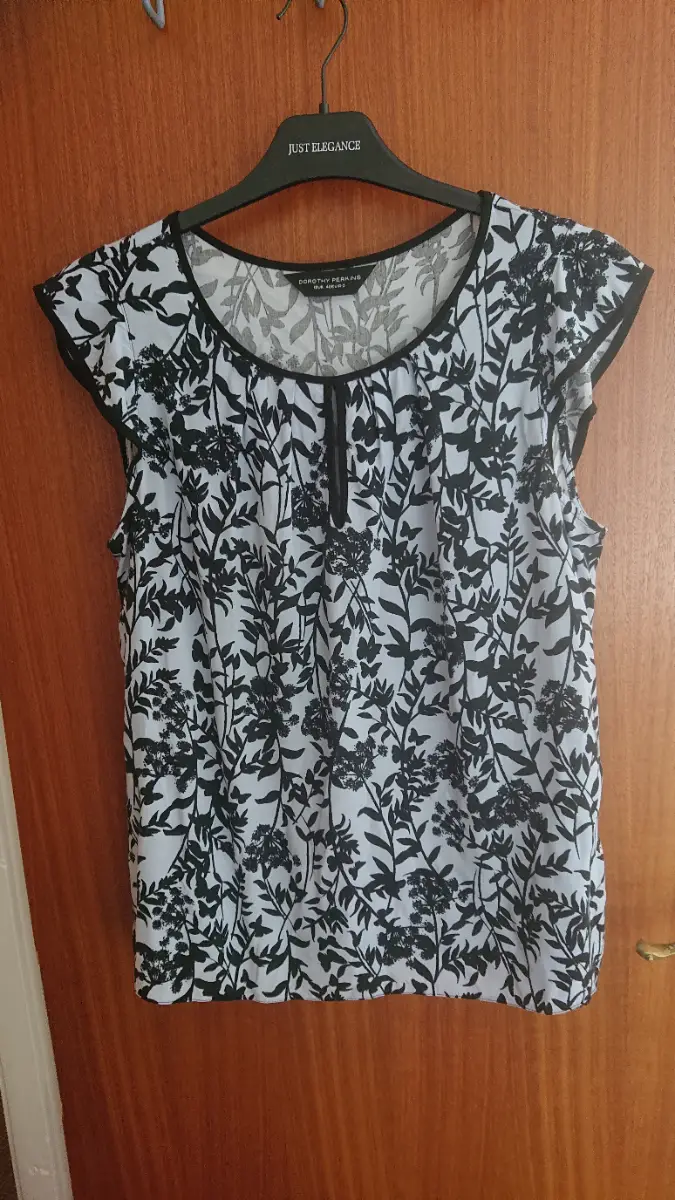 Short sleeved top.Size 12