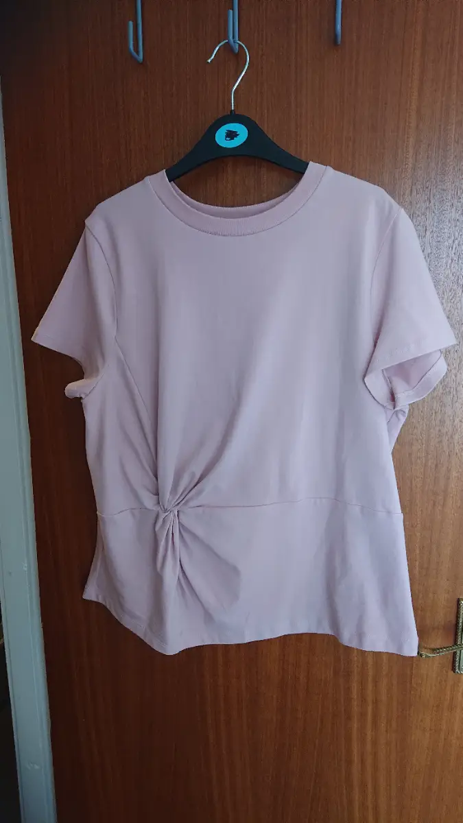 Short sleeved cotton mix top. Size 14