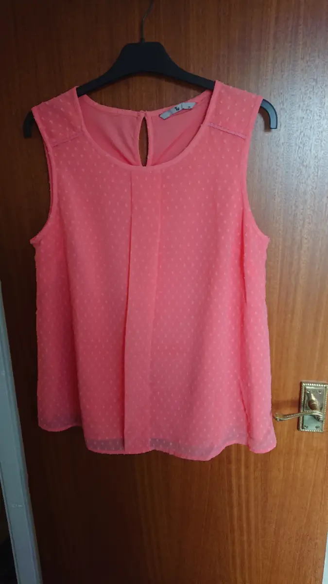 Sleeveless summer top. Size 14
