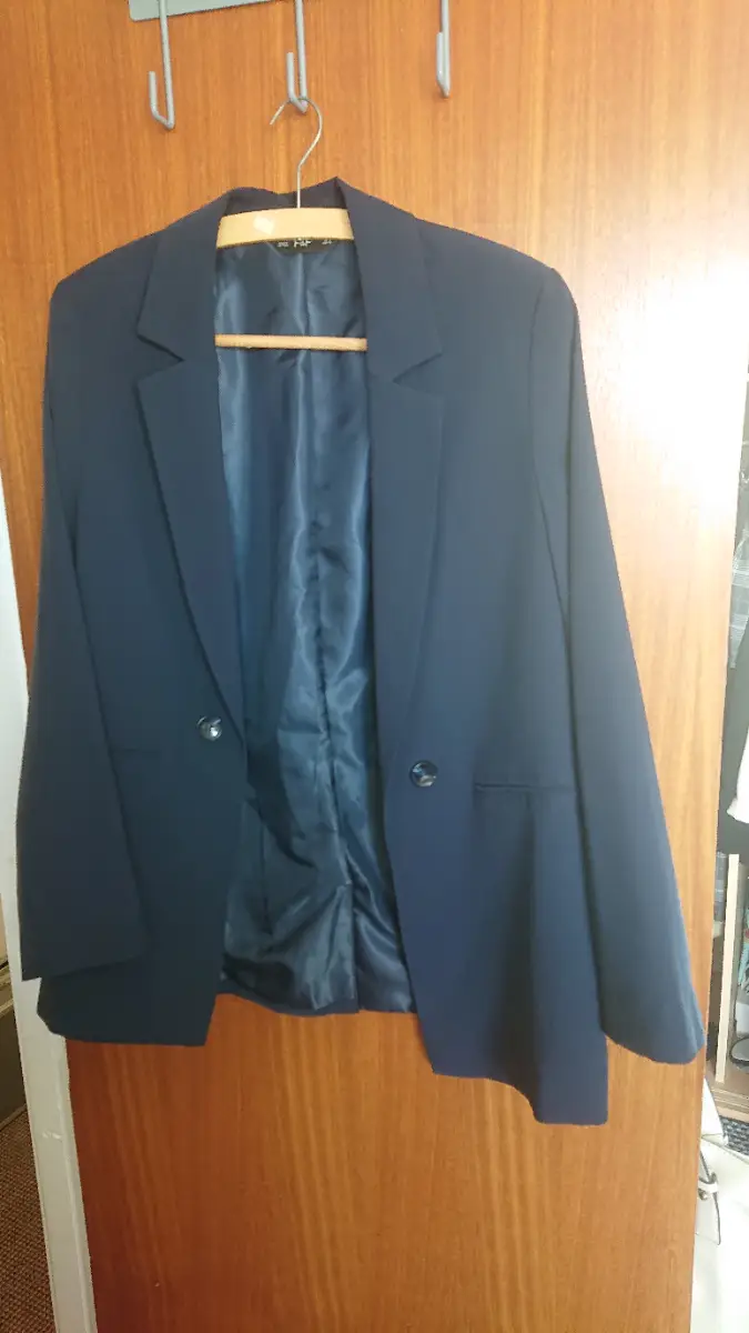 Lightweight fitted blazer. Size 12
