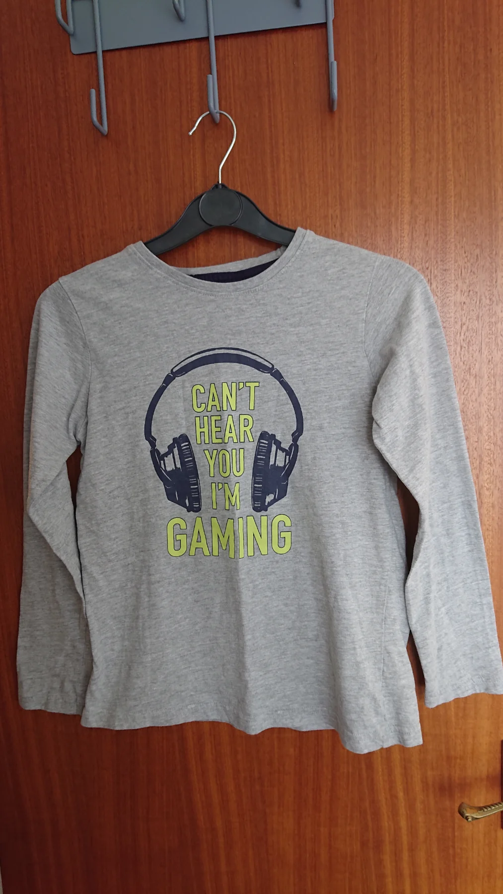 Long sleeved boys top. Age 10-11