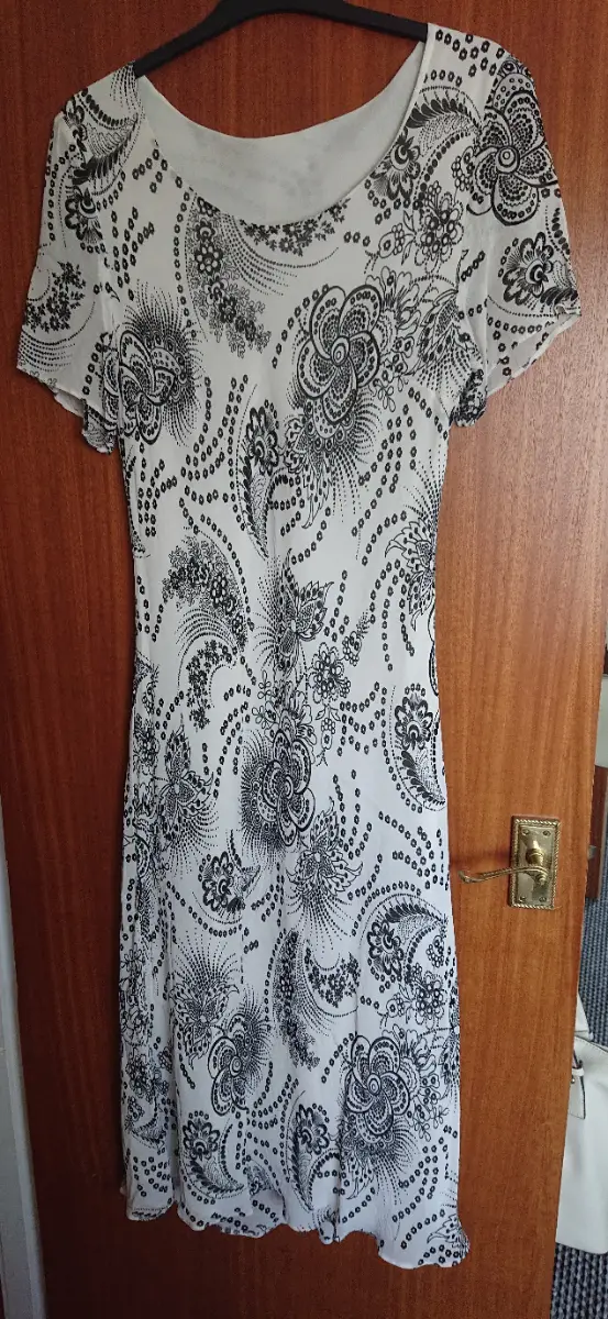 Sleeveless dress. Size 18