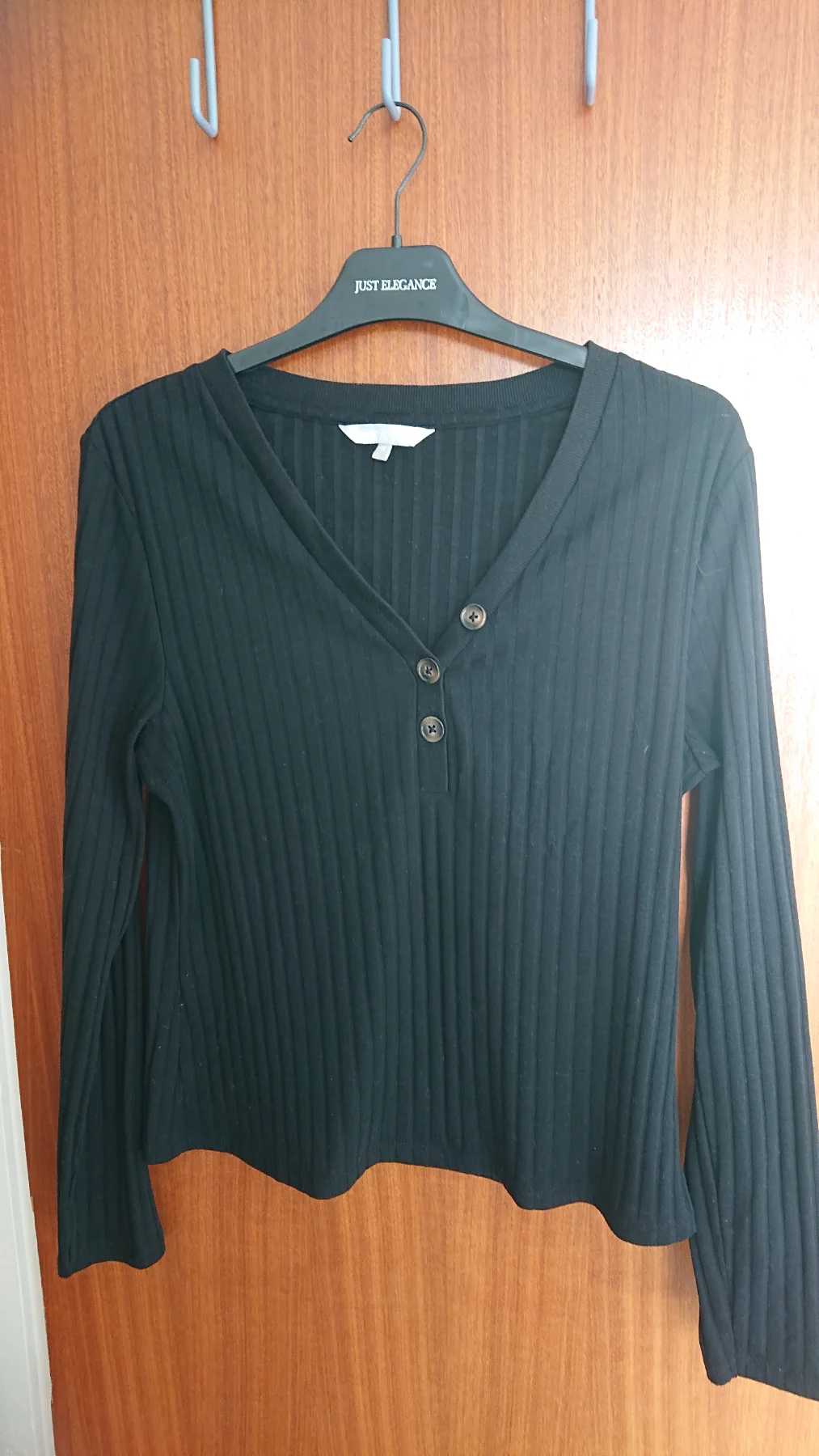 Red herring black v neck jumper. Size 14