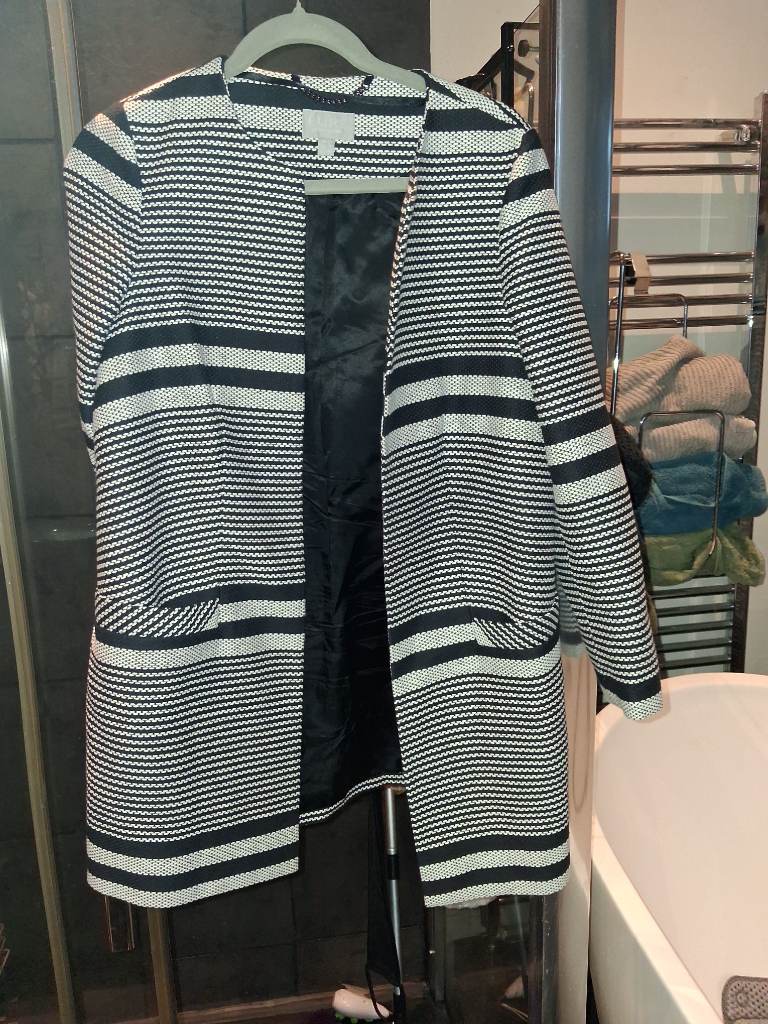 Pure collection. Jacket absolutely stunning.