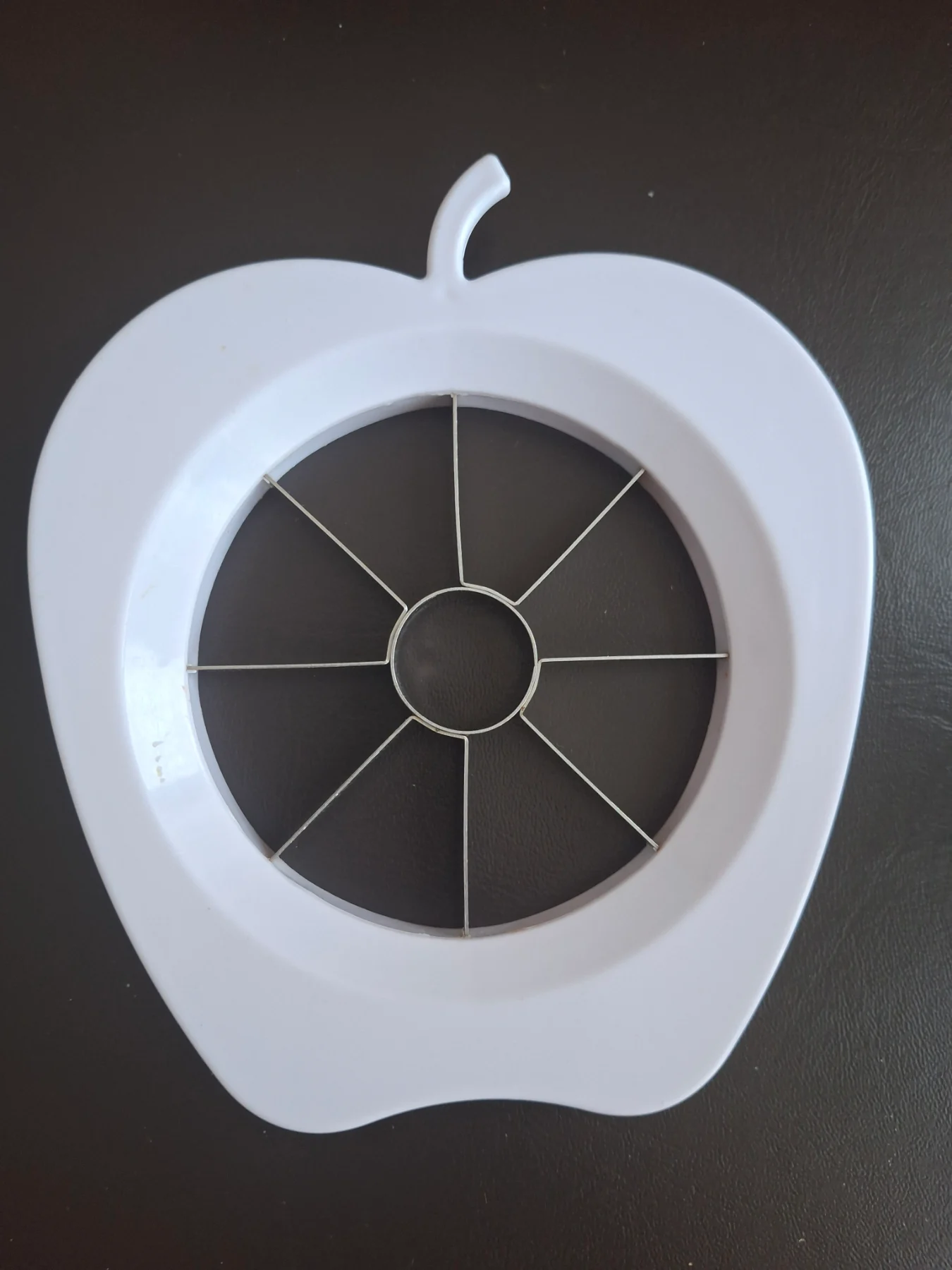 Apple cutter