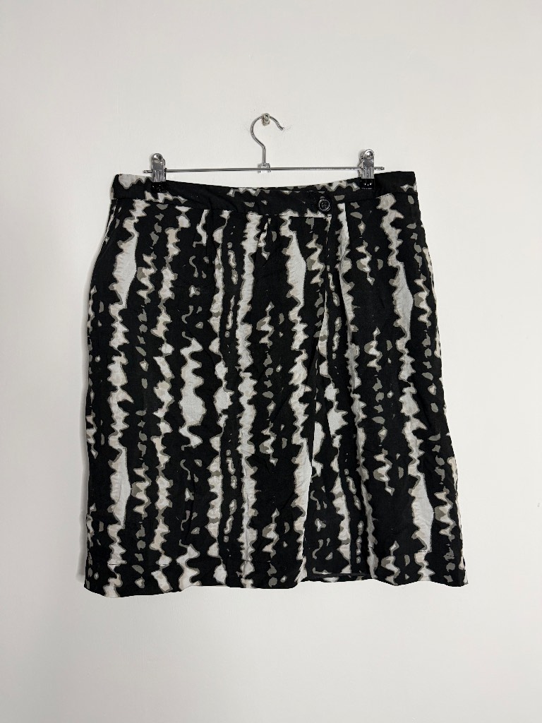 Black and white patterned Monsoon viscose skirt - size 16
