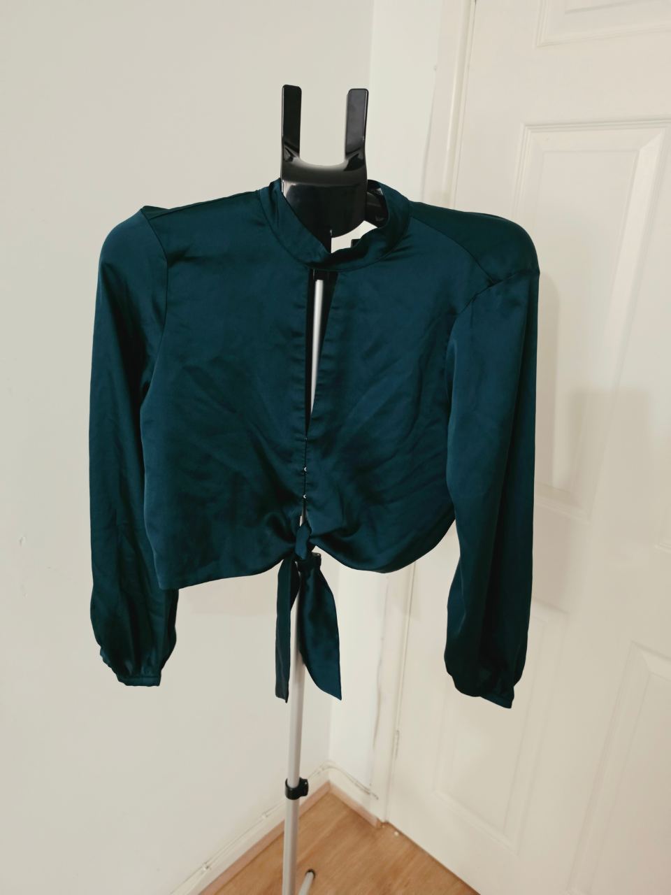 petite island teal satin tie front blouse size 14(3997z)