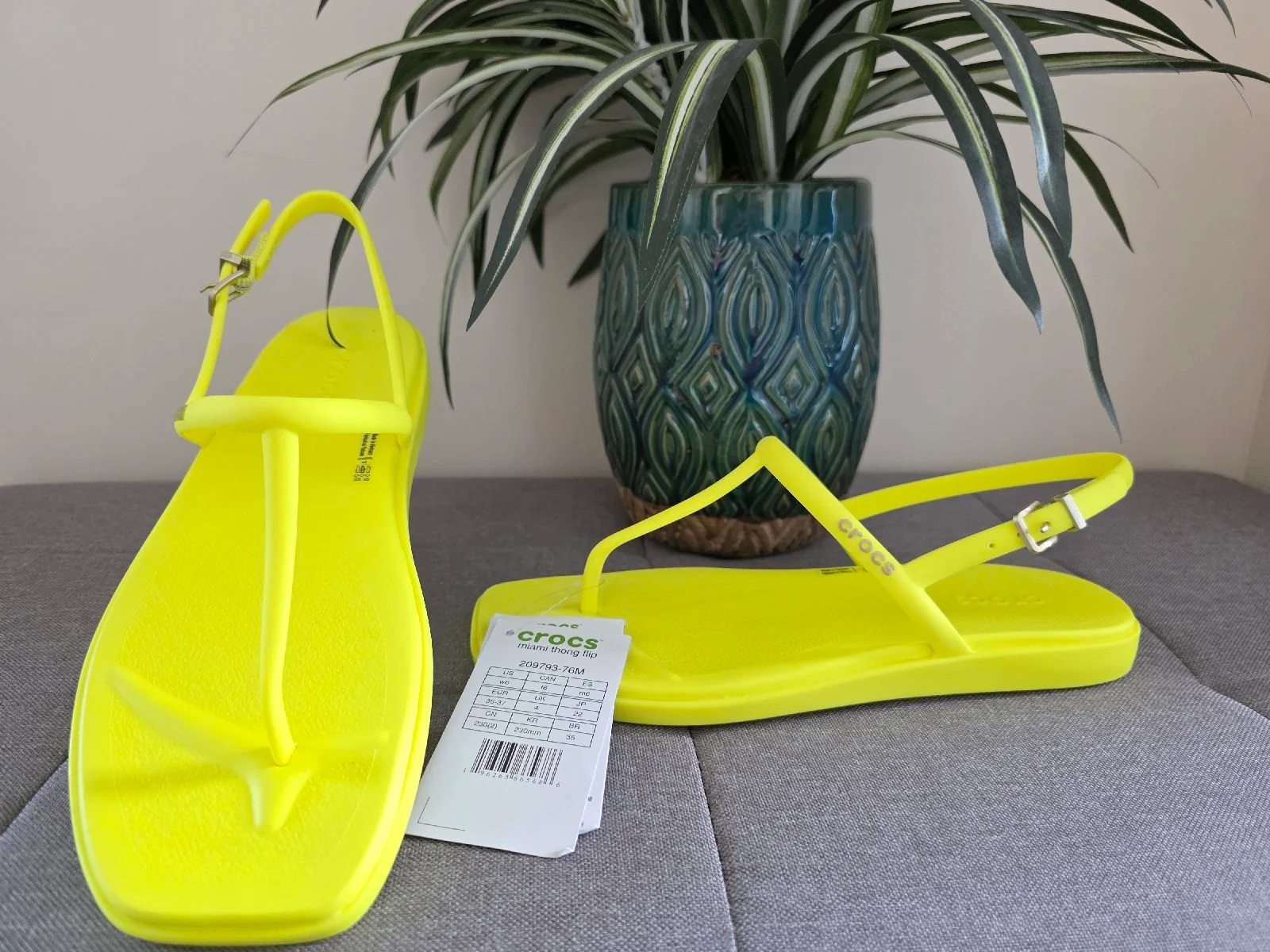 Crocs Miami thong acidity neon yellow flip flip slides size 4