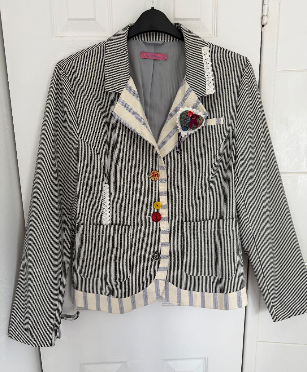 Joe Browns statement novelty Blazer jacket, boho colourful mismatch buttons size 16