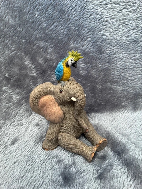 Vintage 1998 Elephant With Parrot Resin Figurine Ornament Collectable Real Musgrave Style