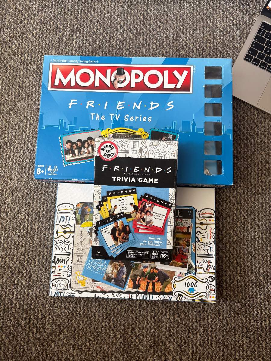 Friends TV Series Games Bundle Monopoly Board Game Trivia Card Game & 1000 Piece Jigsaw