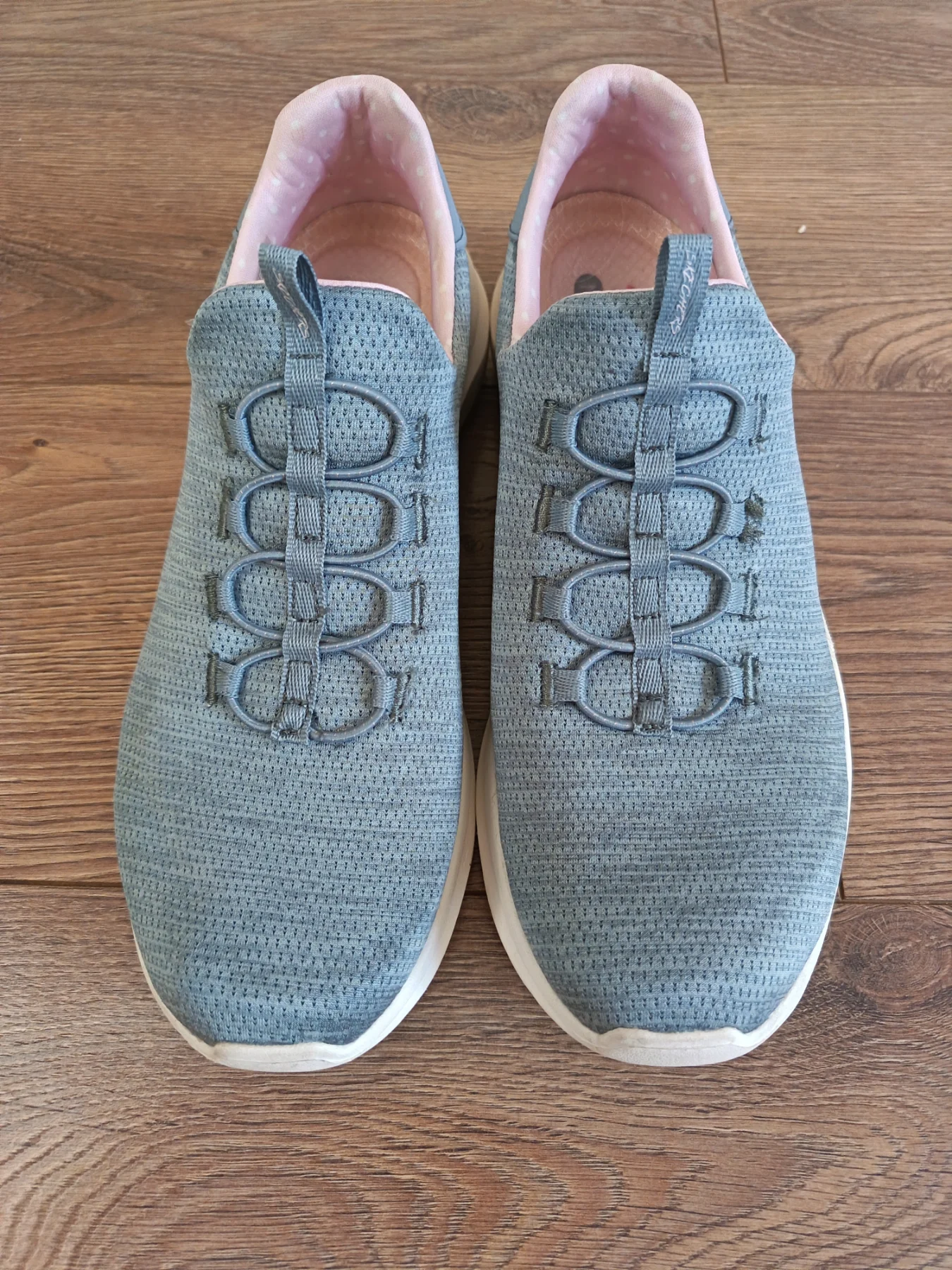 Skechers slip on shoes