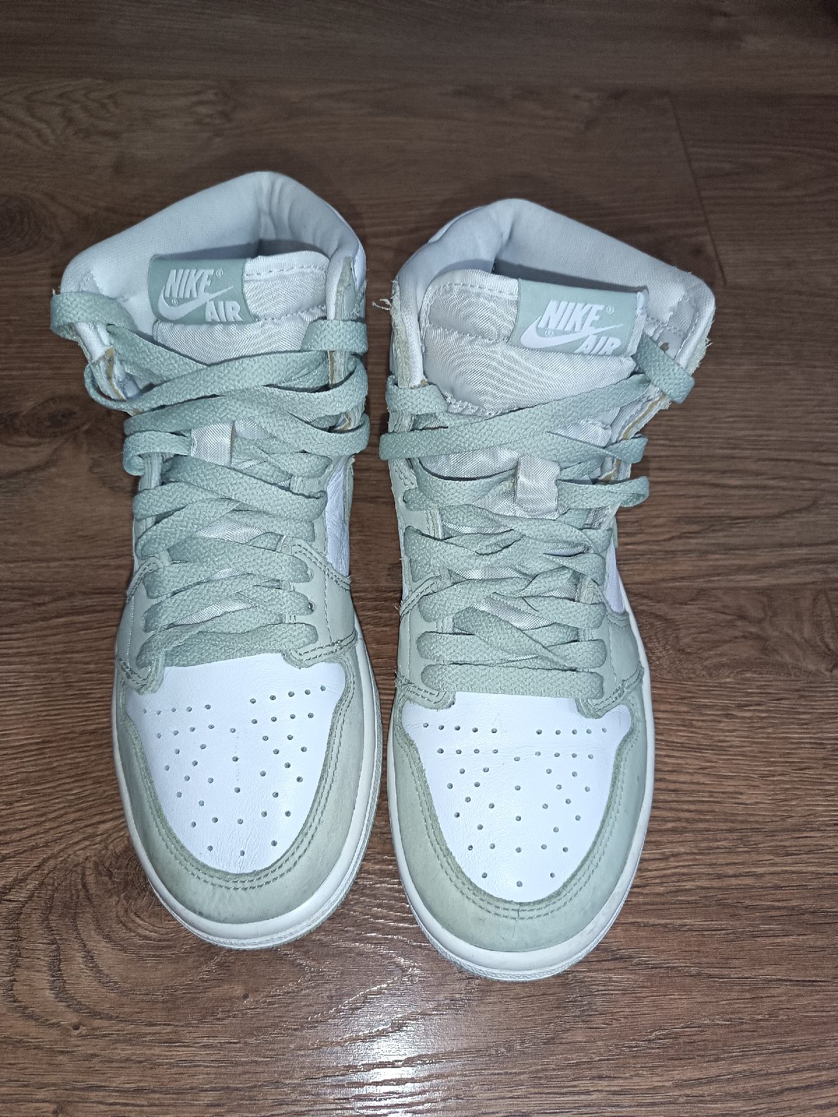 Nike Jordan 1 mid trainers