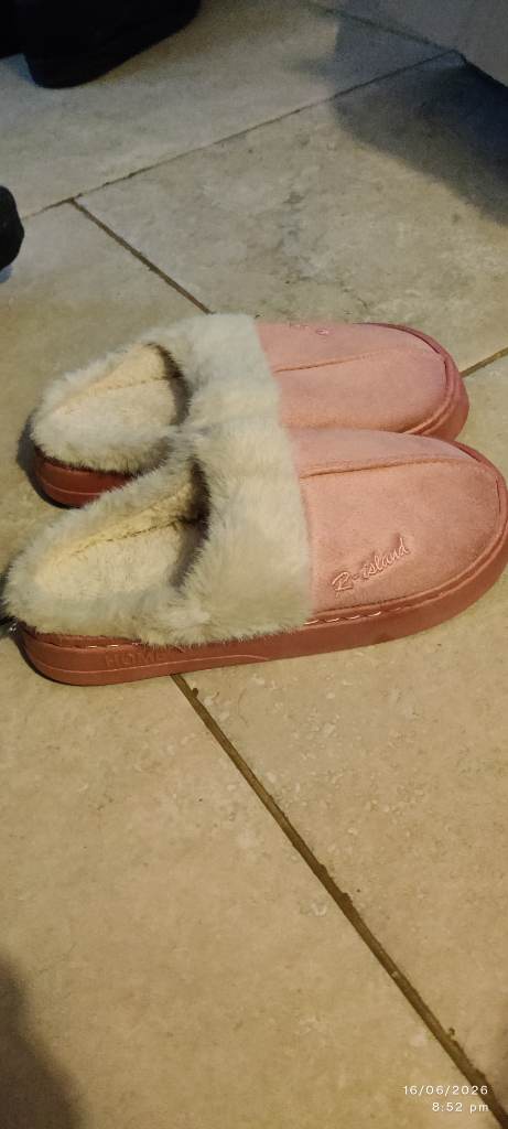 pink faux fir slippers