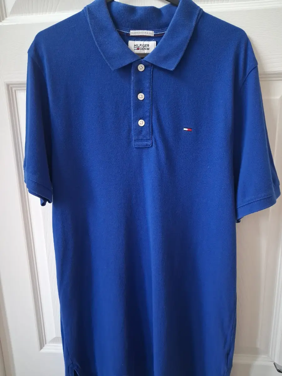 Mens 10 yr old TOMMY HILFIGER blue polo top size medium VGC