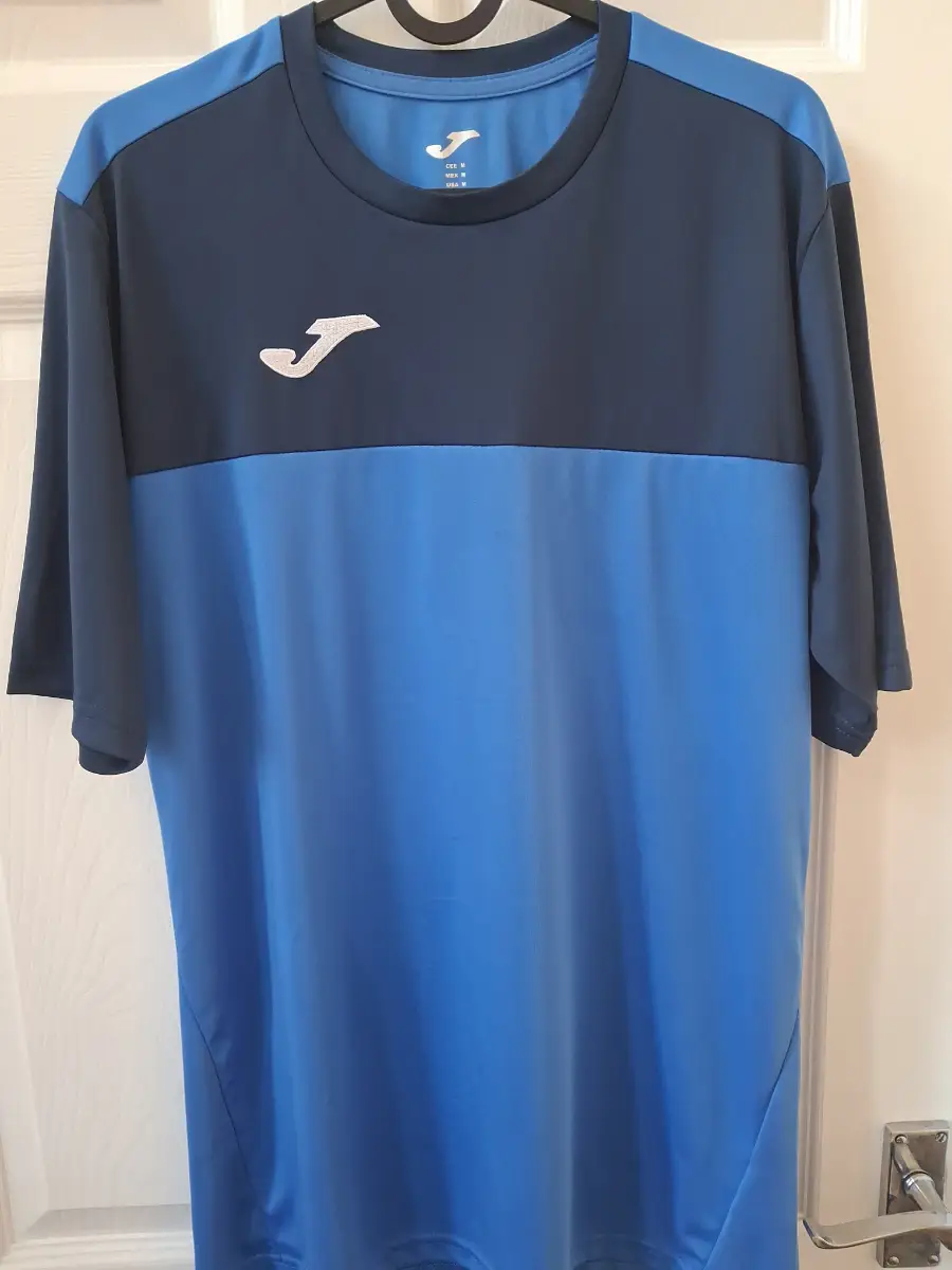 mens JOMA training/ casual top in a uk size medium VGC
