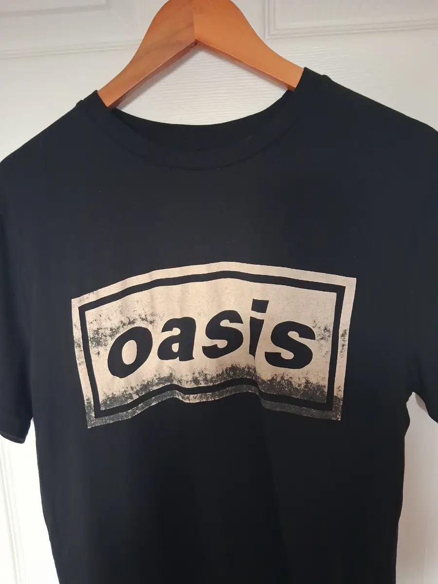 womens oasis graphic t shirt in a size medium VGC