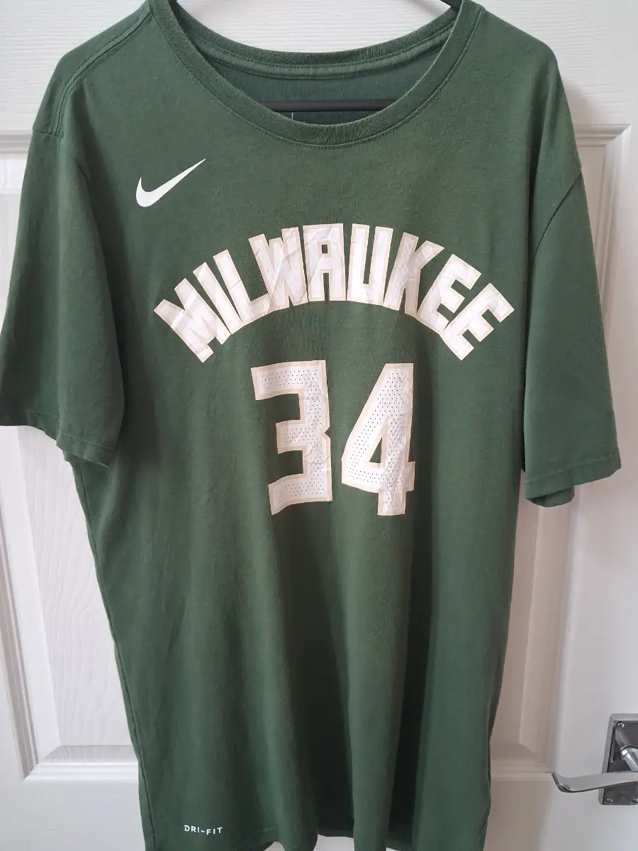 Nike milwaukee bucks giannis antetokounmpo #34 NBA T shirt green mens size M VGC
