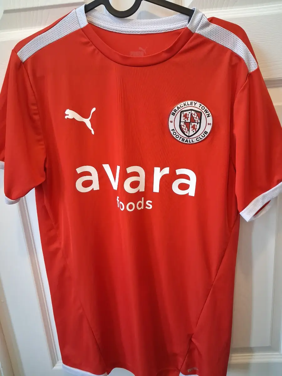 BRACKLEY TOWN FC mens 2023/24:official home shirt with number 8. VGC