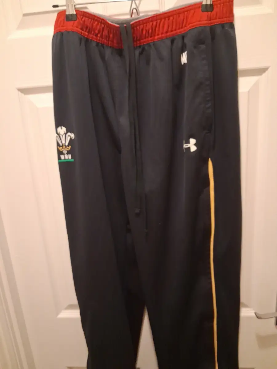 Under armour wales rugby union training pants mens size large VGC PLAYER ISSUE MD